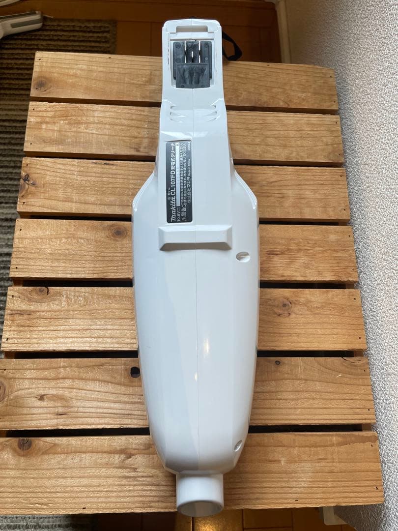 makita マキタ 充電式クリーナー CL107FD ホワイト 掃除機