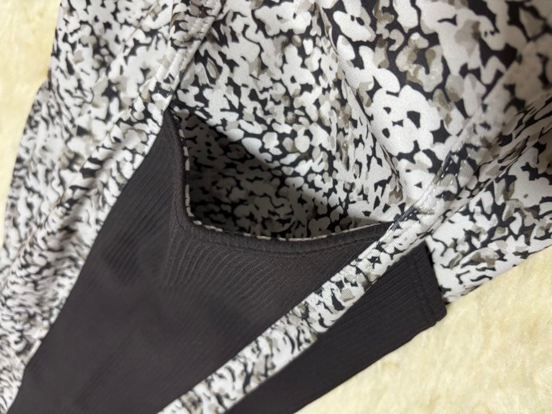 ラバ　LAVA SUKALA ヨガウェア　レギンス　Mサイズ　柄物