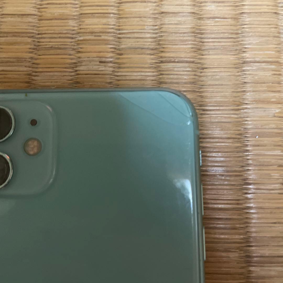 Apple iPhone 11 256GBミントグリーン 本体　背面割れ、傷あり