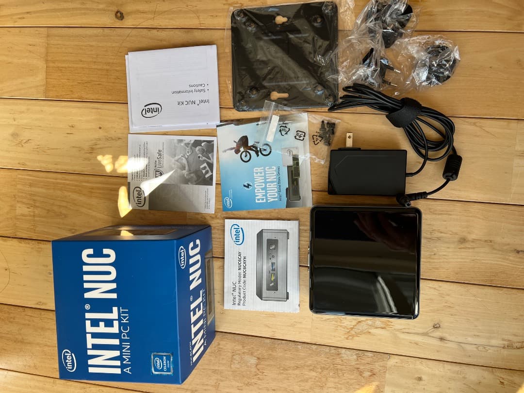 ミニPC Intel NUC NUC6CAYH 8GB SSD120G Windows11