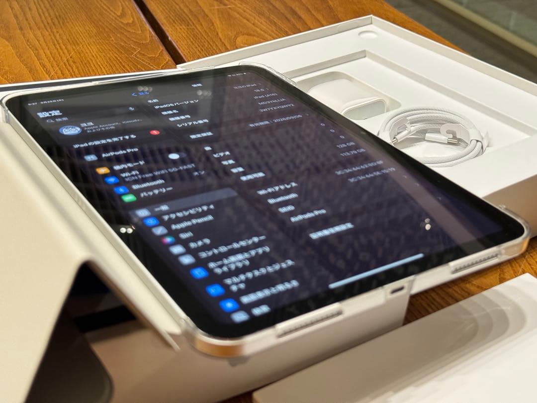 iPad A16 128GB シルバー（ケース付き）