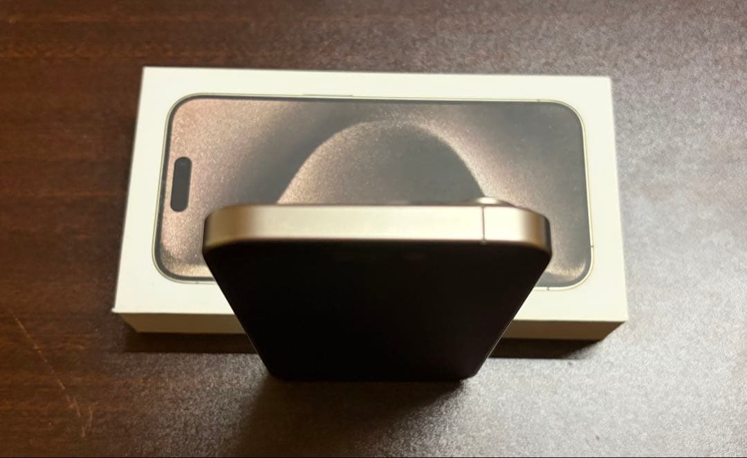 【極美品】Apple iPhone 15Pro 256GB SIMフリー