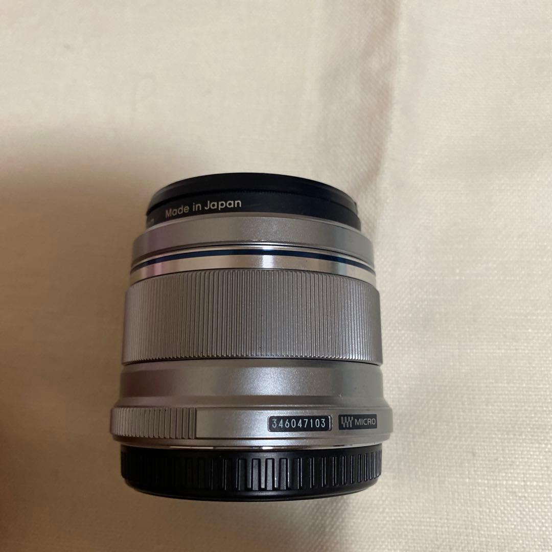 OLYMPUS M25F1.8 シルバー