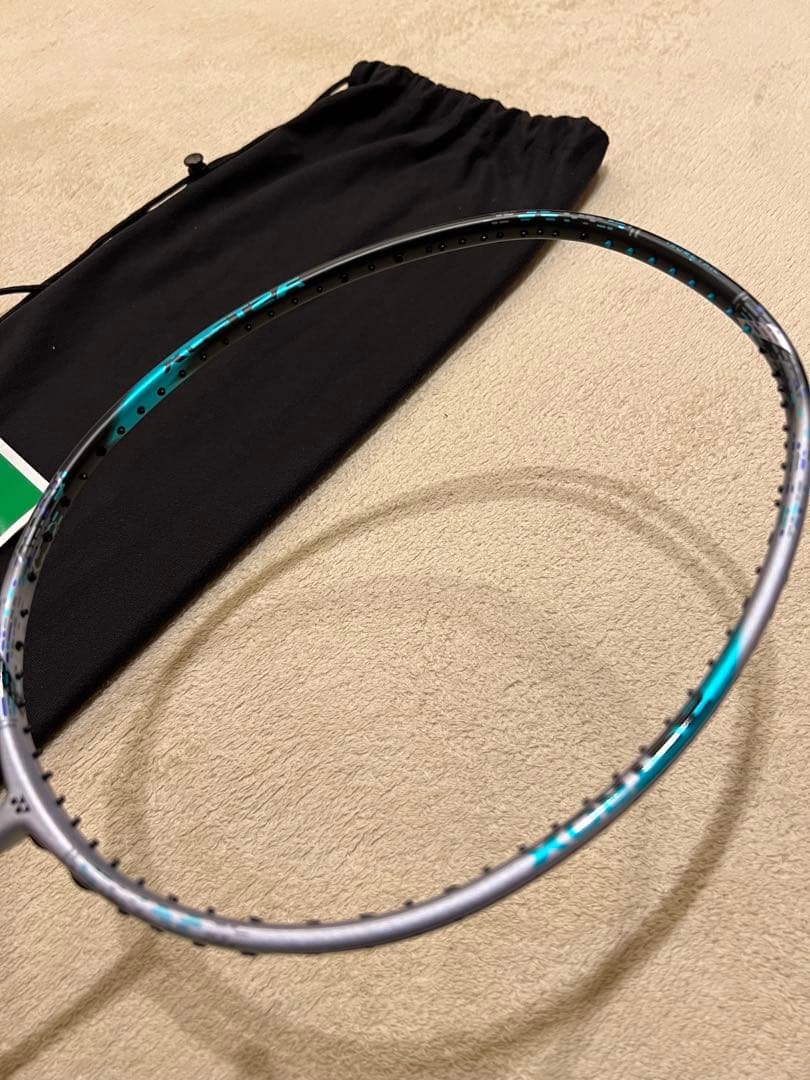 新品同様　ヨネックス　アストロクス88プロ　4UG5