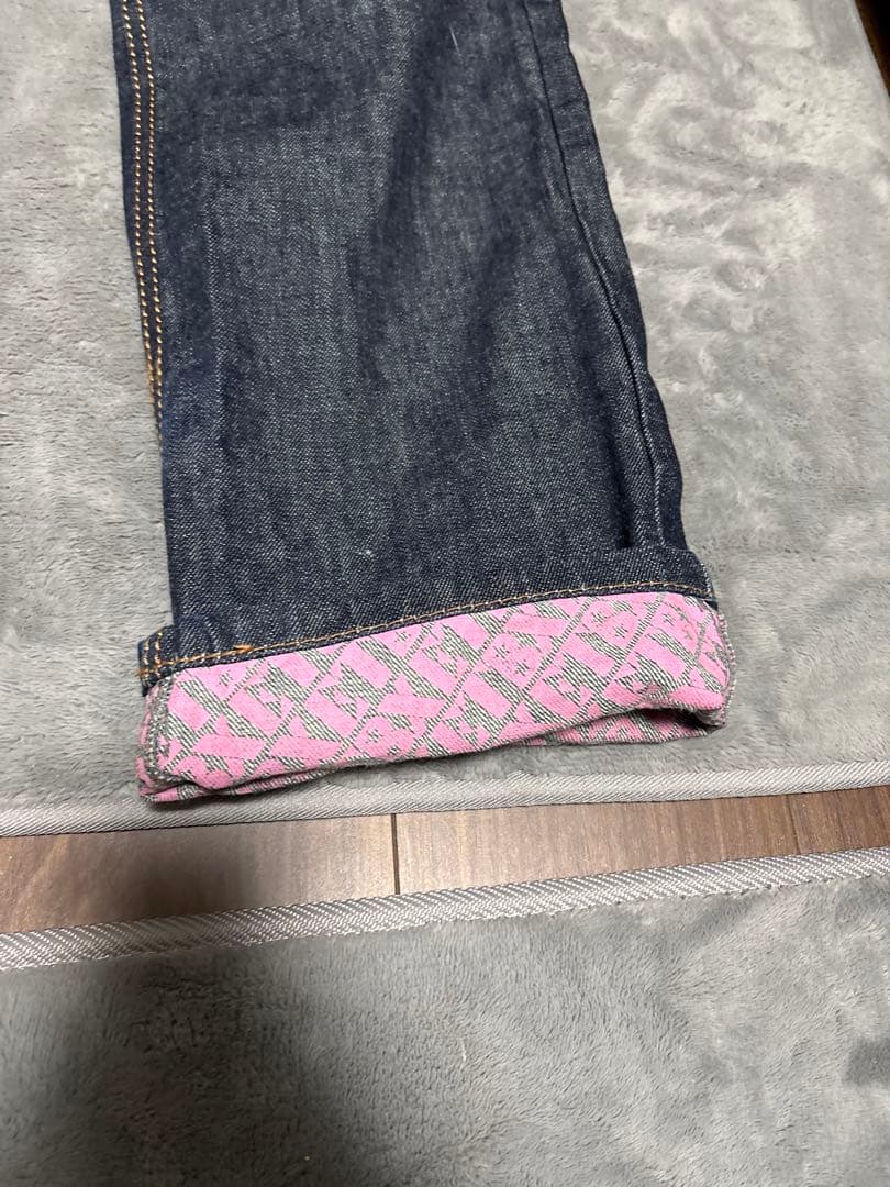ピンクロゴデニムパンツ　エビス　ペイントパンツ 腰履き　ストリート