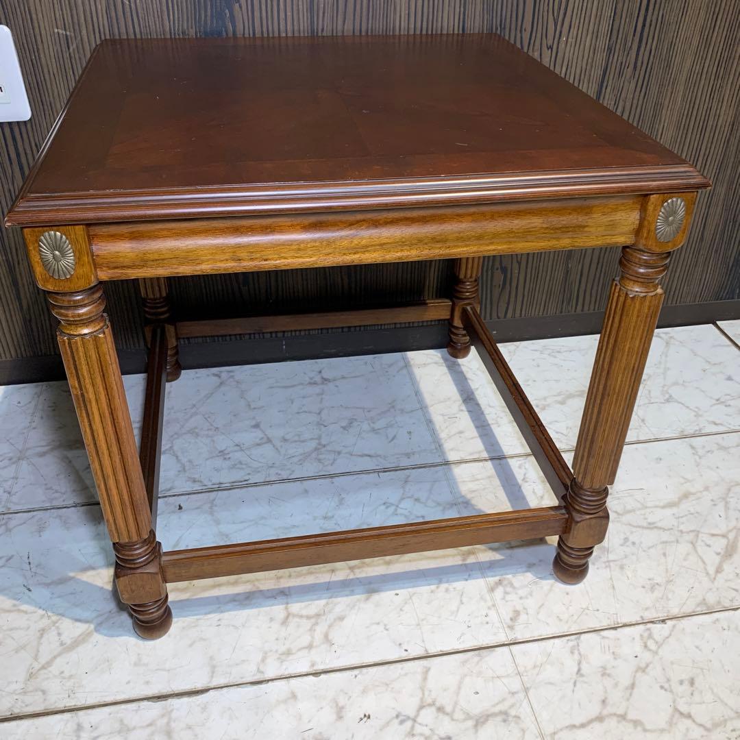 クラシック木製サイドテーブル