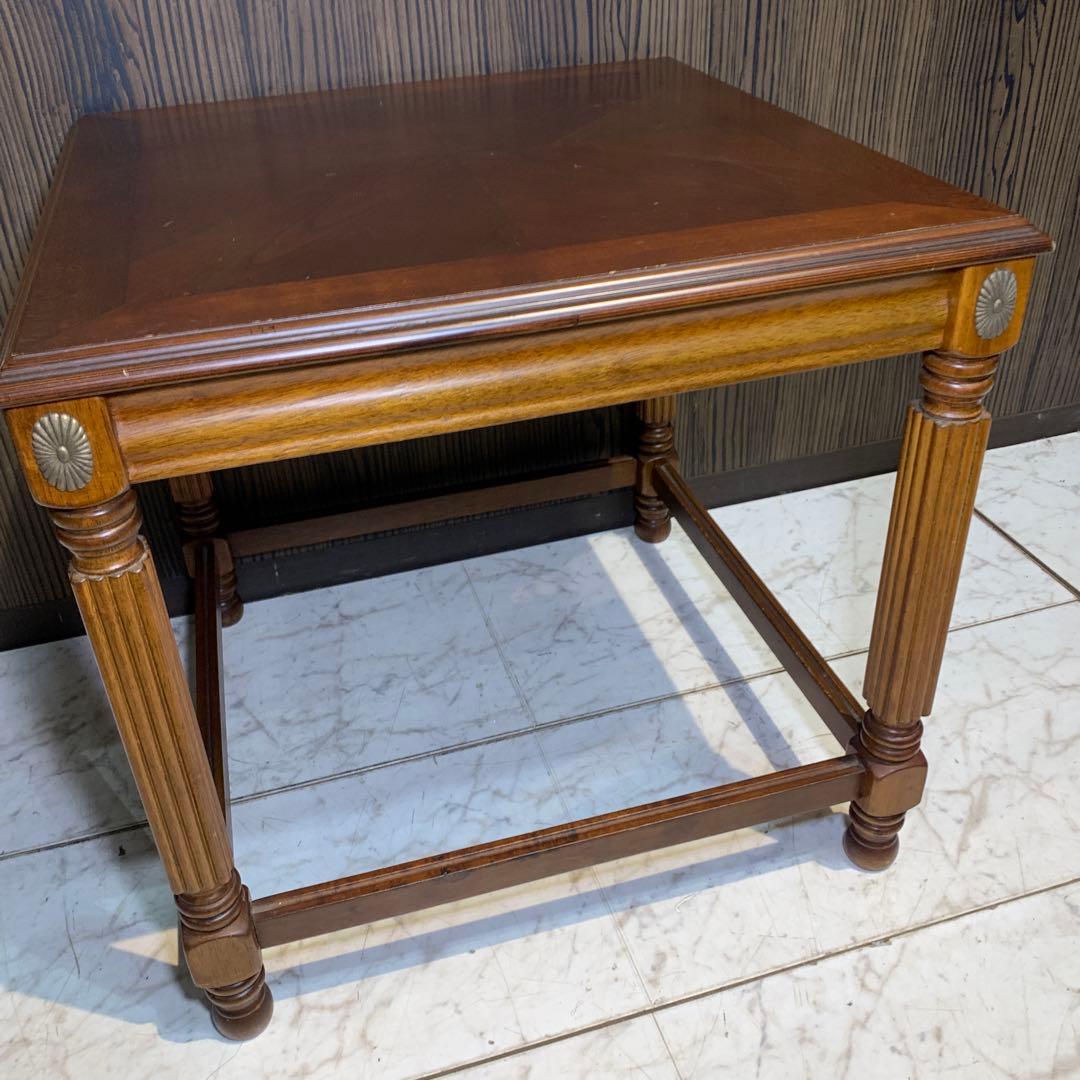 クラシック木製サイドテーブル