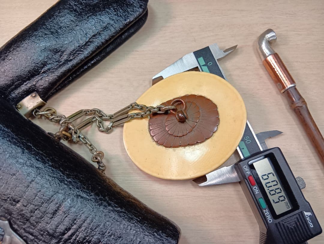 煙草入／天狗前金具／極上美品金工根付／２色煙管