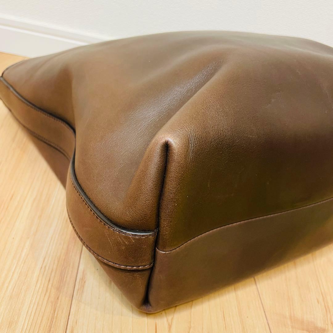 ⭐️美品⭐️ HIROFU ワンショルダーバッグ　チャーム付き　スエード裏地　本革