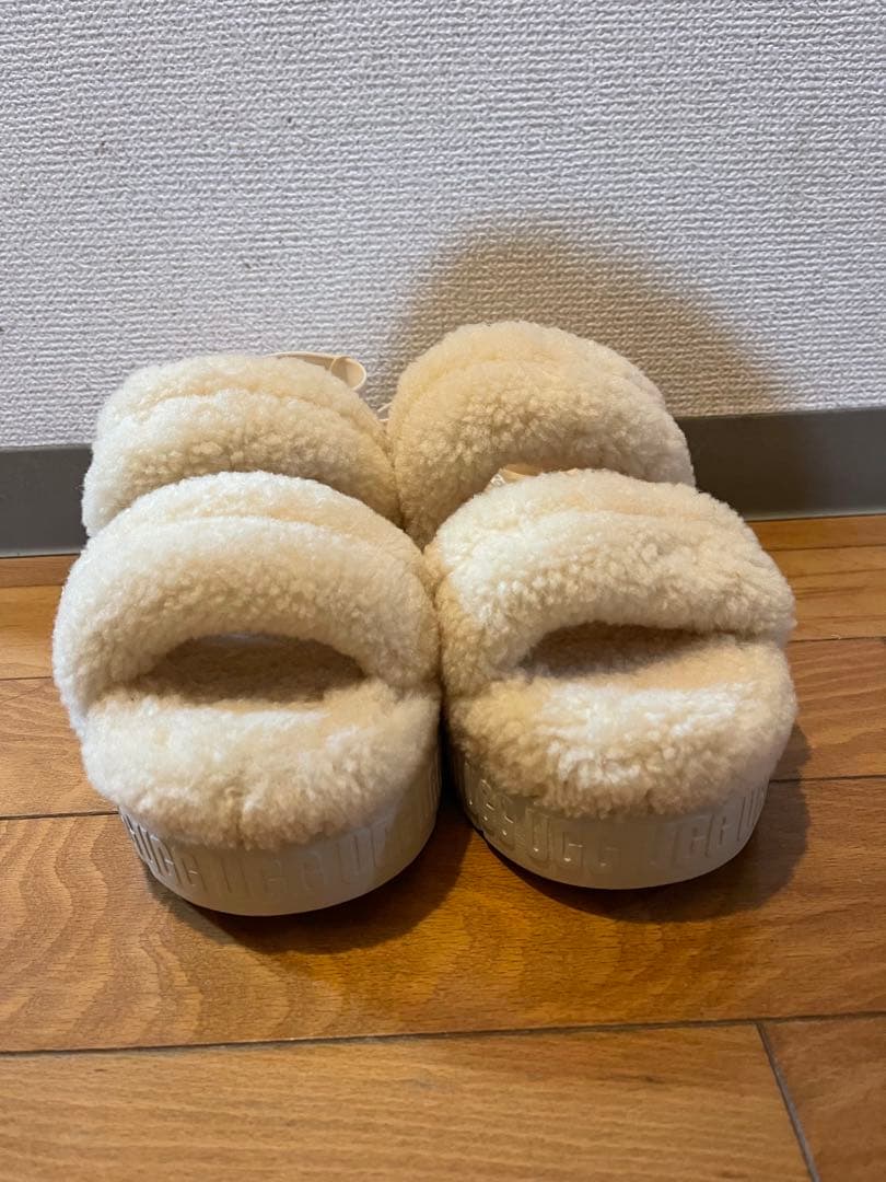 UGG アグ　ファー　サンダル