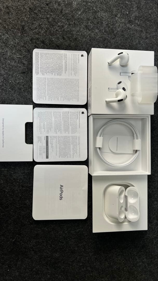 イヤホン Apple AirPods (3rd generation)