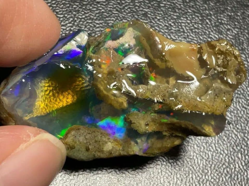 【40CT】エチオピア　オパール　原石　青　透明　黄色　ウェロ産