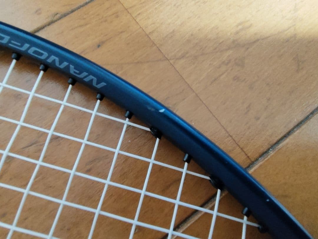 美品！ YONEX ナノフレア800プロ 4UG5