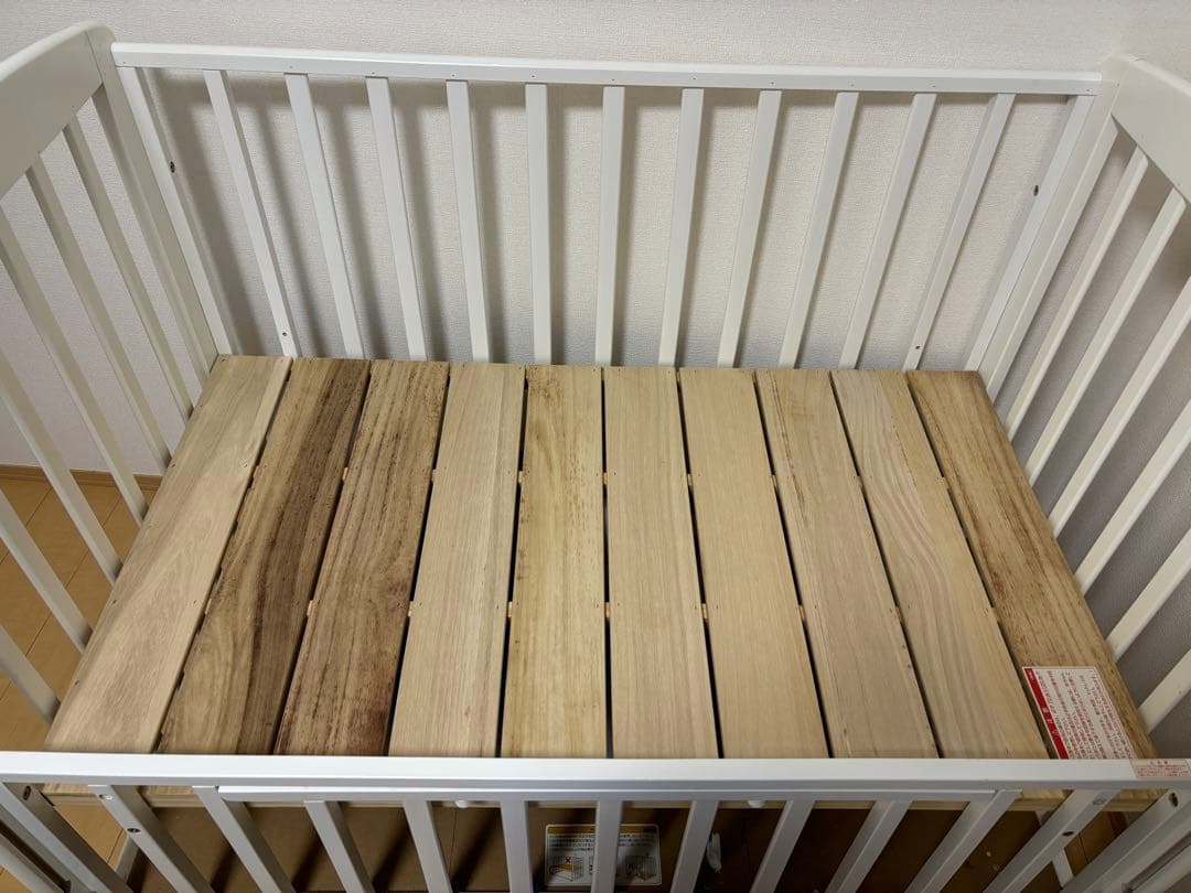 カトージ　ベビーベッド　ホワイト