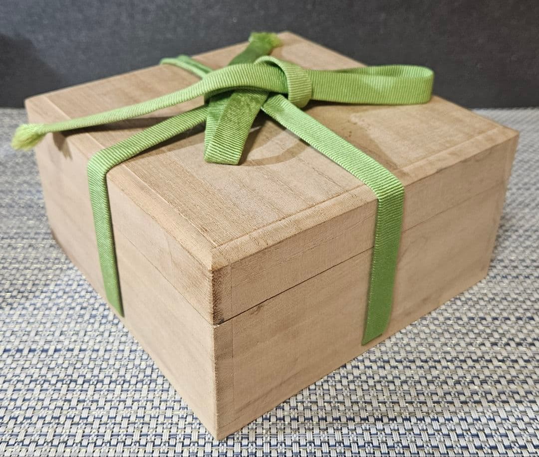 中国古美術　中国古陶磁器　明代　呉須赤絵　青釉　山水図　10.6cm小皿　豆皿