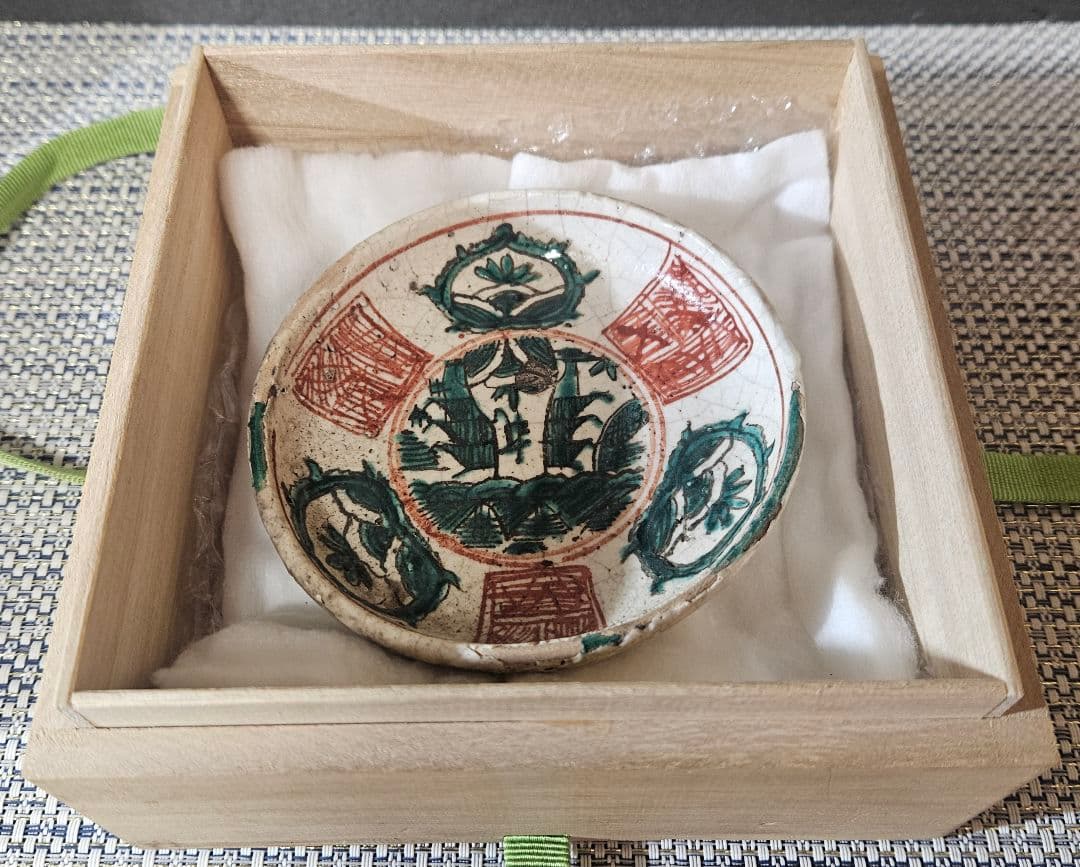 中国古美術　中国古陶磁器　明代　呉須赤絵　青釉　山水図　10.6cm小皿　豆皿