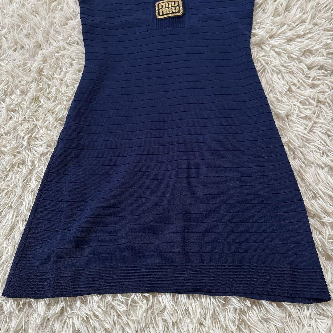 miu miu ノースリーブVネックニットワンピース　ネイビー　ミニ丈　タイト