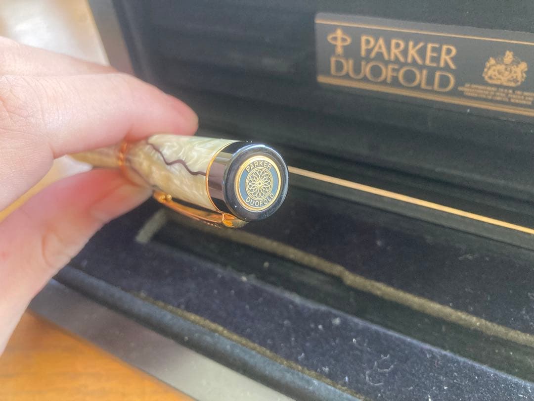 Parker DuoFold 万年筆 ホワイト・ゴールド 専用ケース付き