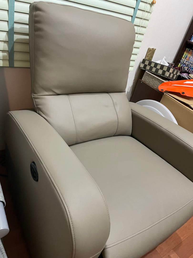 電動リクライニング機能付き1人掛けソファ