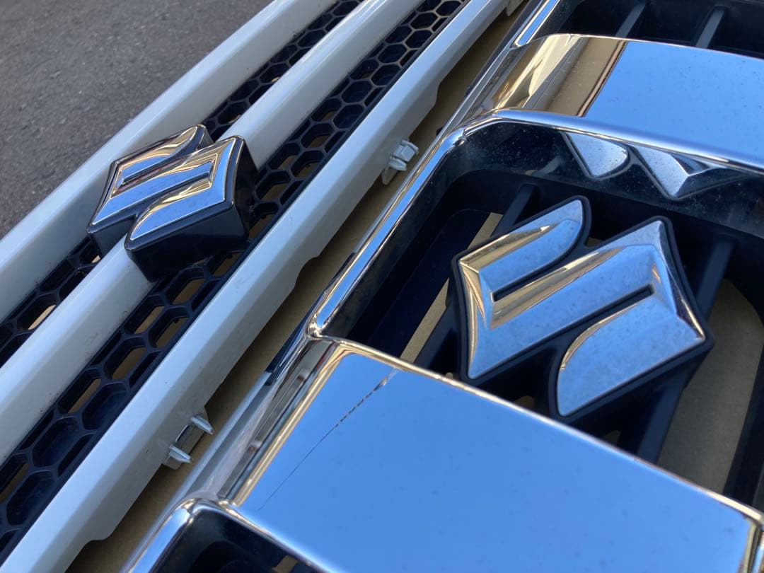 【2個セット】SUZUKI ジムニー JB23 グリル白＆クローム【送料込み】