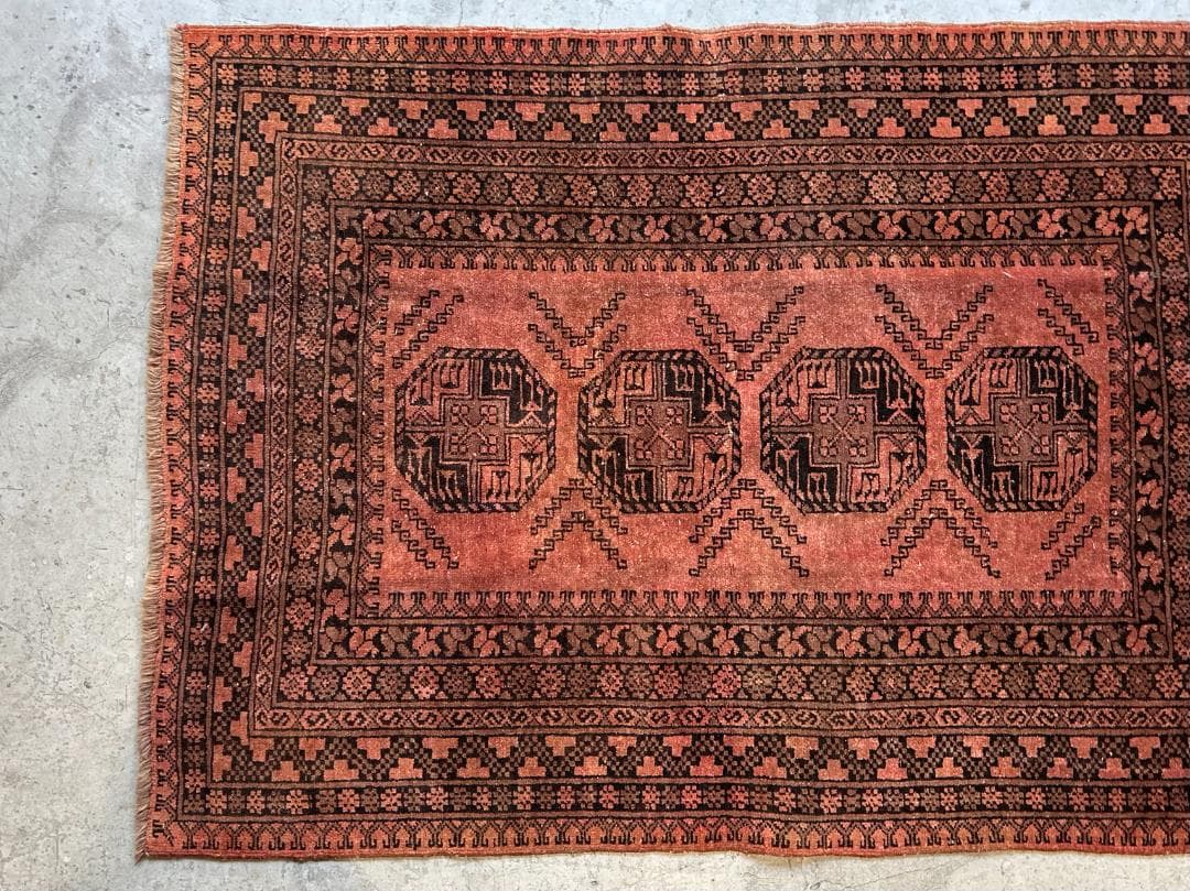 【Vintage rug】アフガニスタン産｜176 × 127cm｜トルクメン族