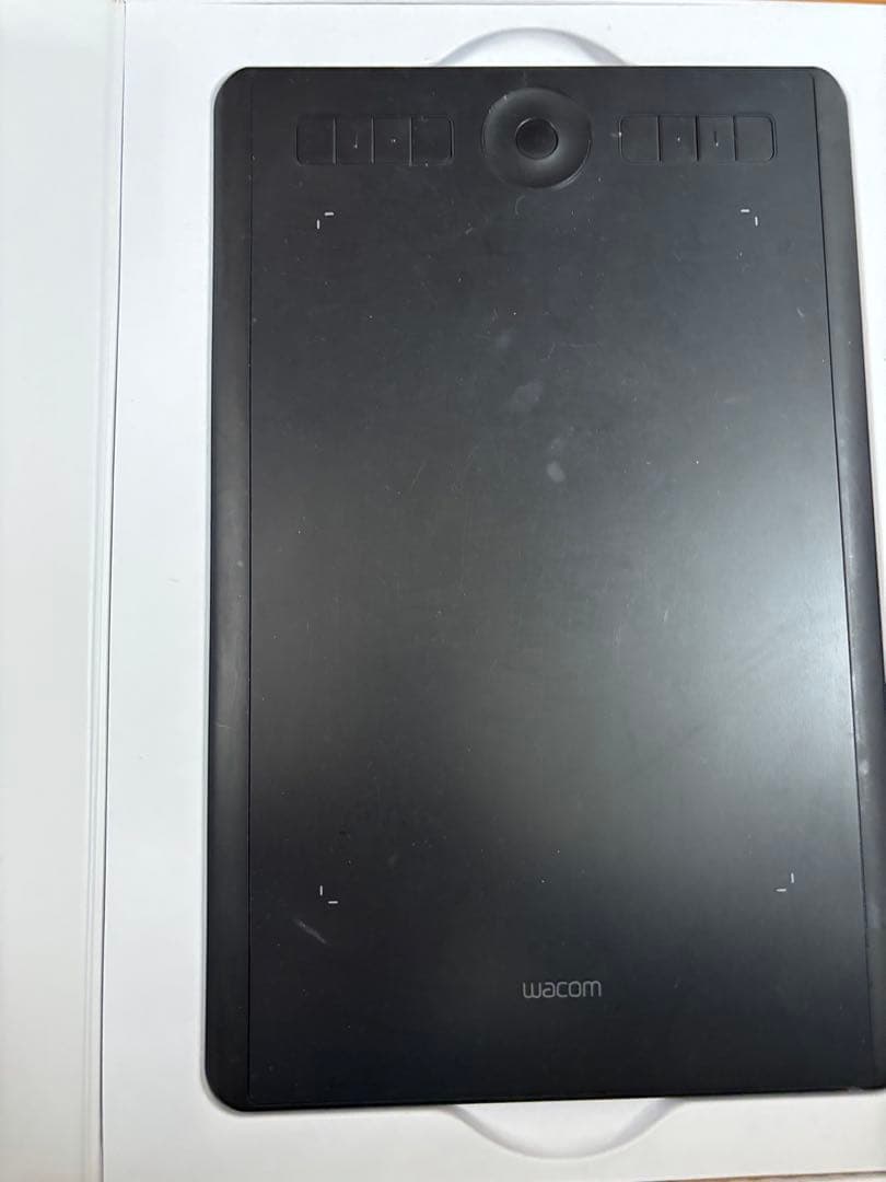 Wacom Intuos Pro Mプロフェッショナルペンタブレット　本体