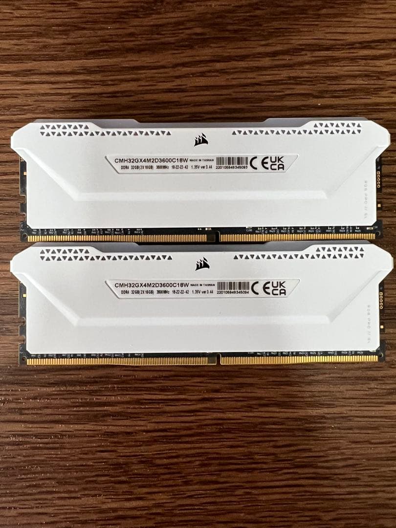 Corsair Vengeance 32GB (16GB x 2) ホワイト
