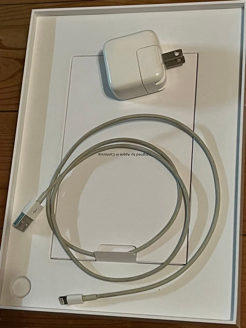 iPad (第5世代) 32G・ゴールド・Cellularモデル