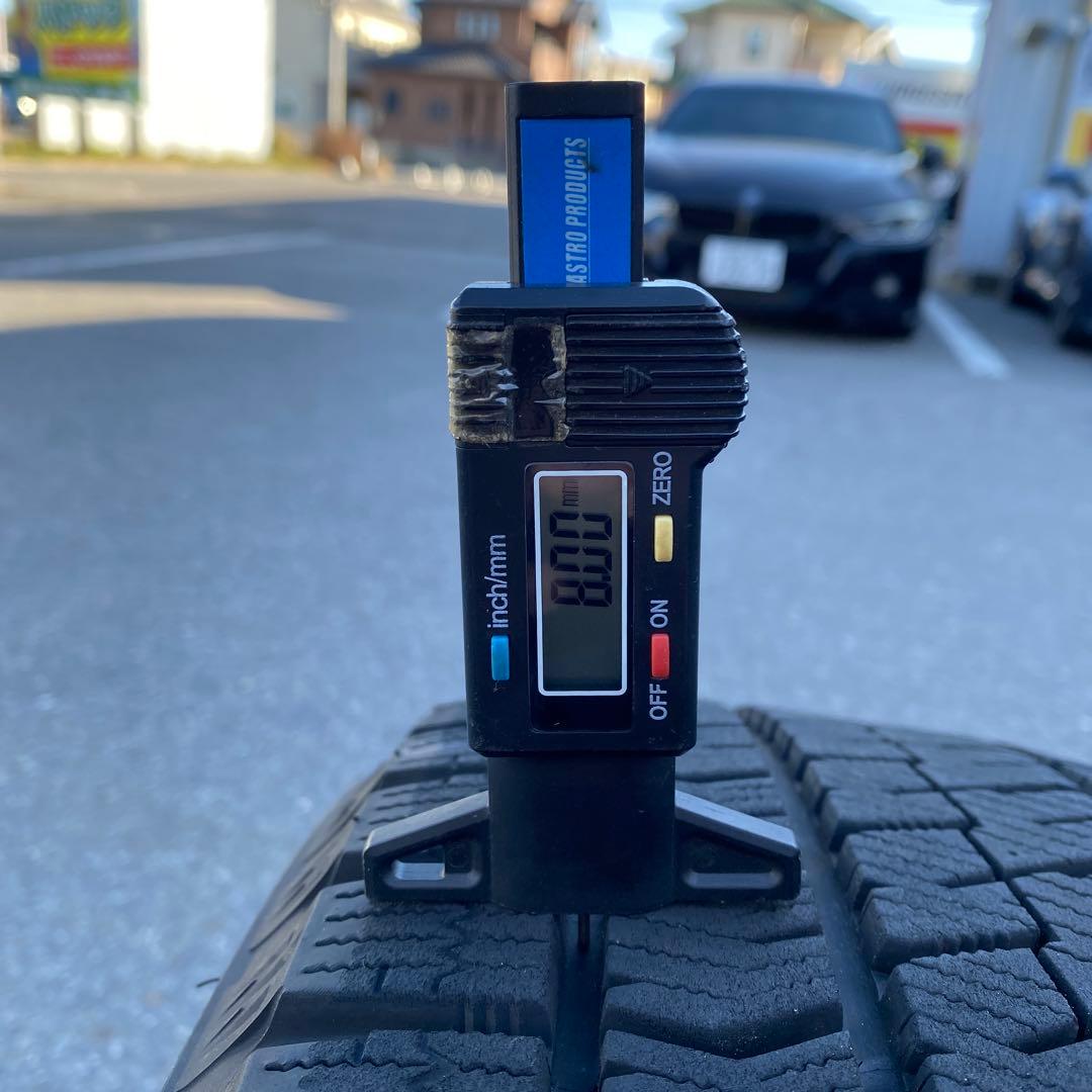 中古バリ溝‼️ブリヂストンスタッドレスセット215/60R17カローラクロス