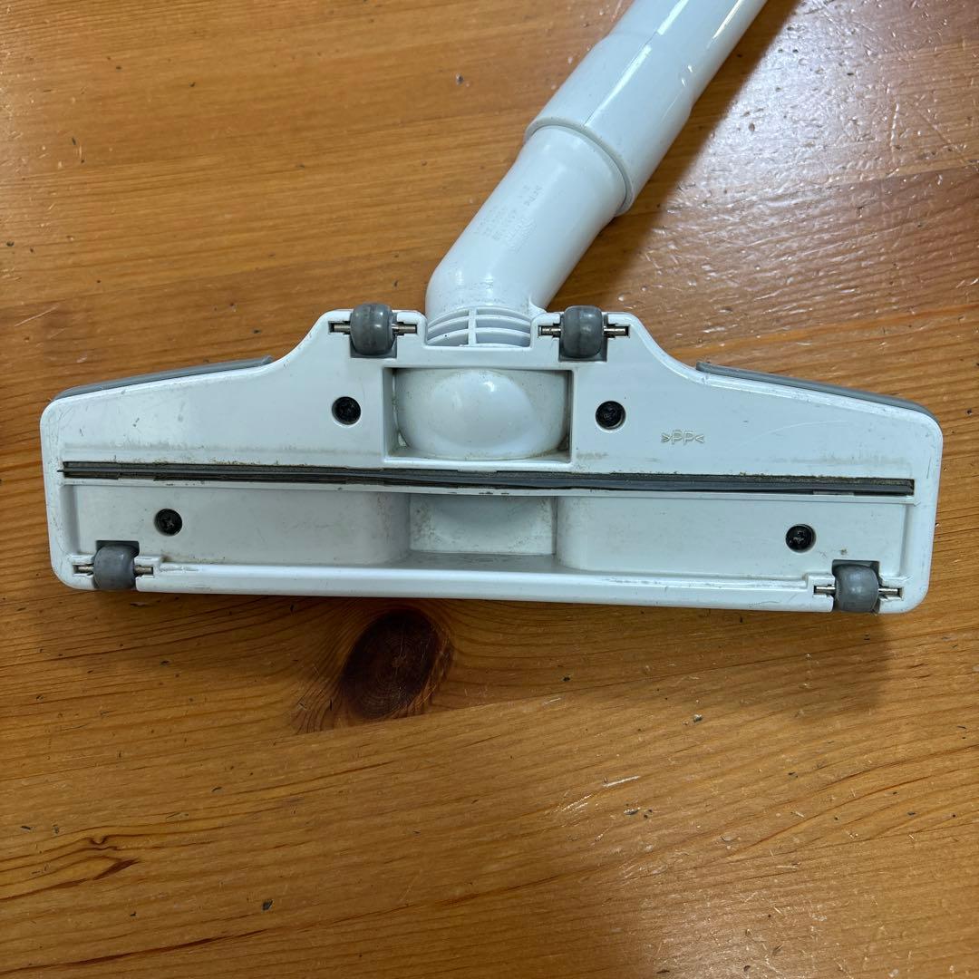 マキタ Makita スティッククリーナー CL182FD 本体.充電器付き