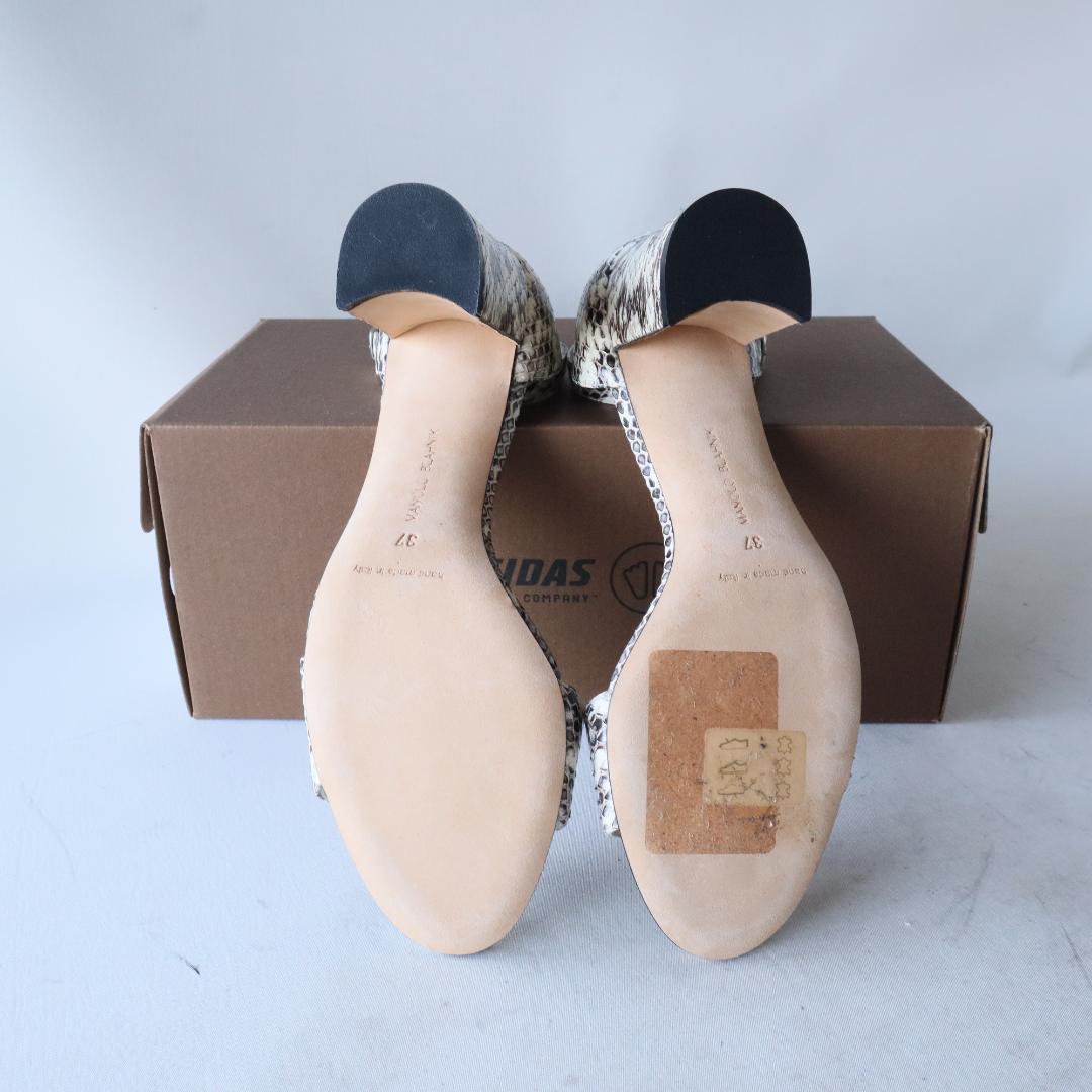 未使用マノロブラニク　7cmヒールサンダル 37 24cm パイソンレザー