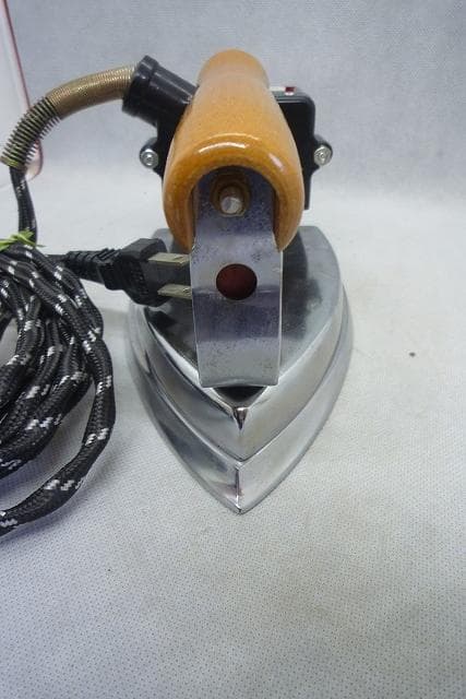 美品　タキイ　4型自動アイロン 洋裁学校予備品　和裁　洋裁　業務用アイロン