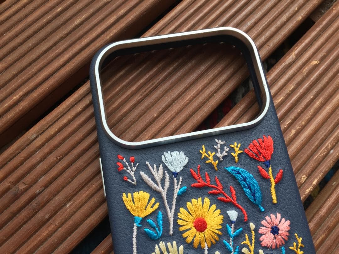 可愛い刺繍【OtterBox iPhone17 Pro Max】オッターボックス