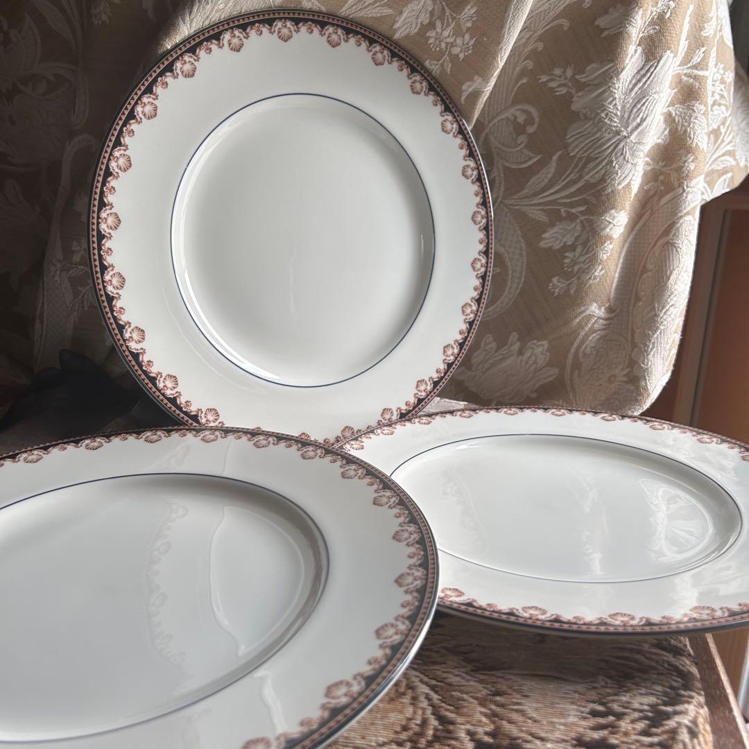 英国製  Medici 英国の気品溢れる 貝殻ディナー皿