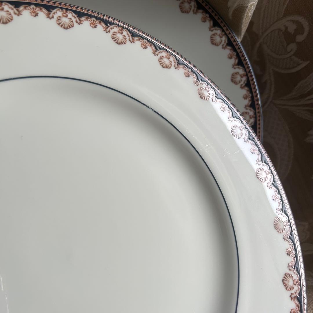 英国製  Medici 英国の気品溢れる 貝殻ディナー皿