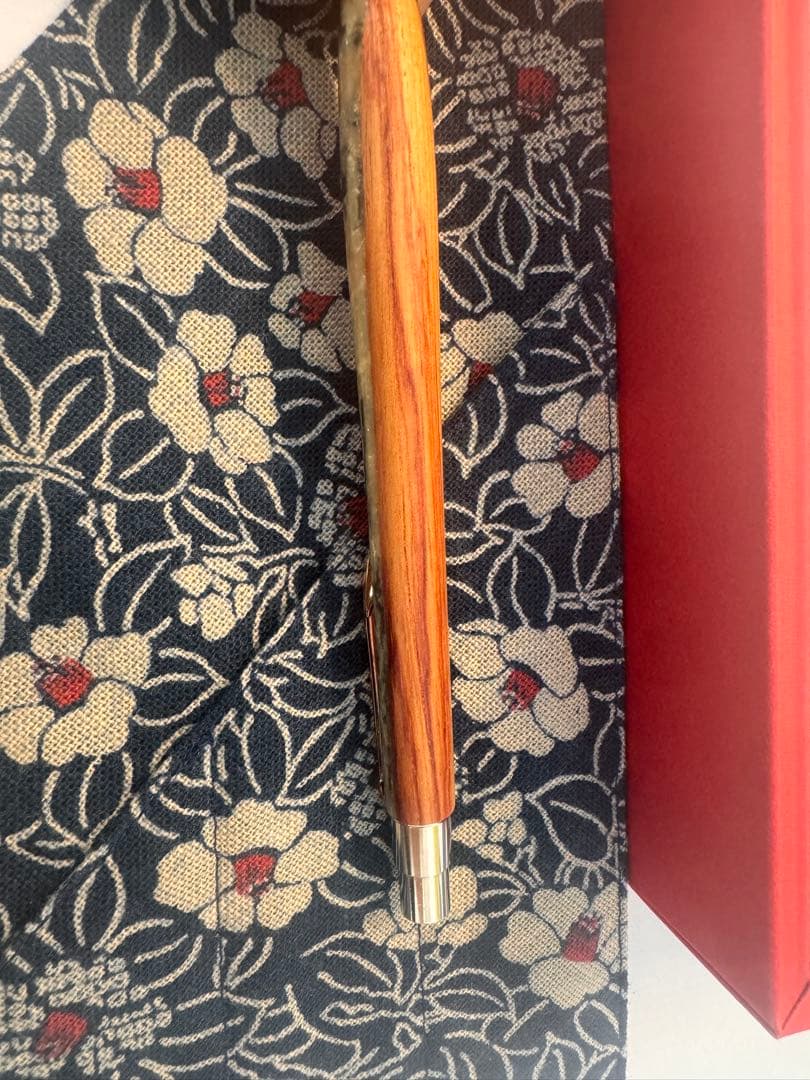 朱椿粋（あけつばき）ハーモニックウッド　ボールペン チューリップ レジン 周年