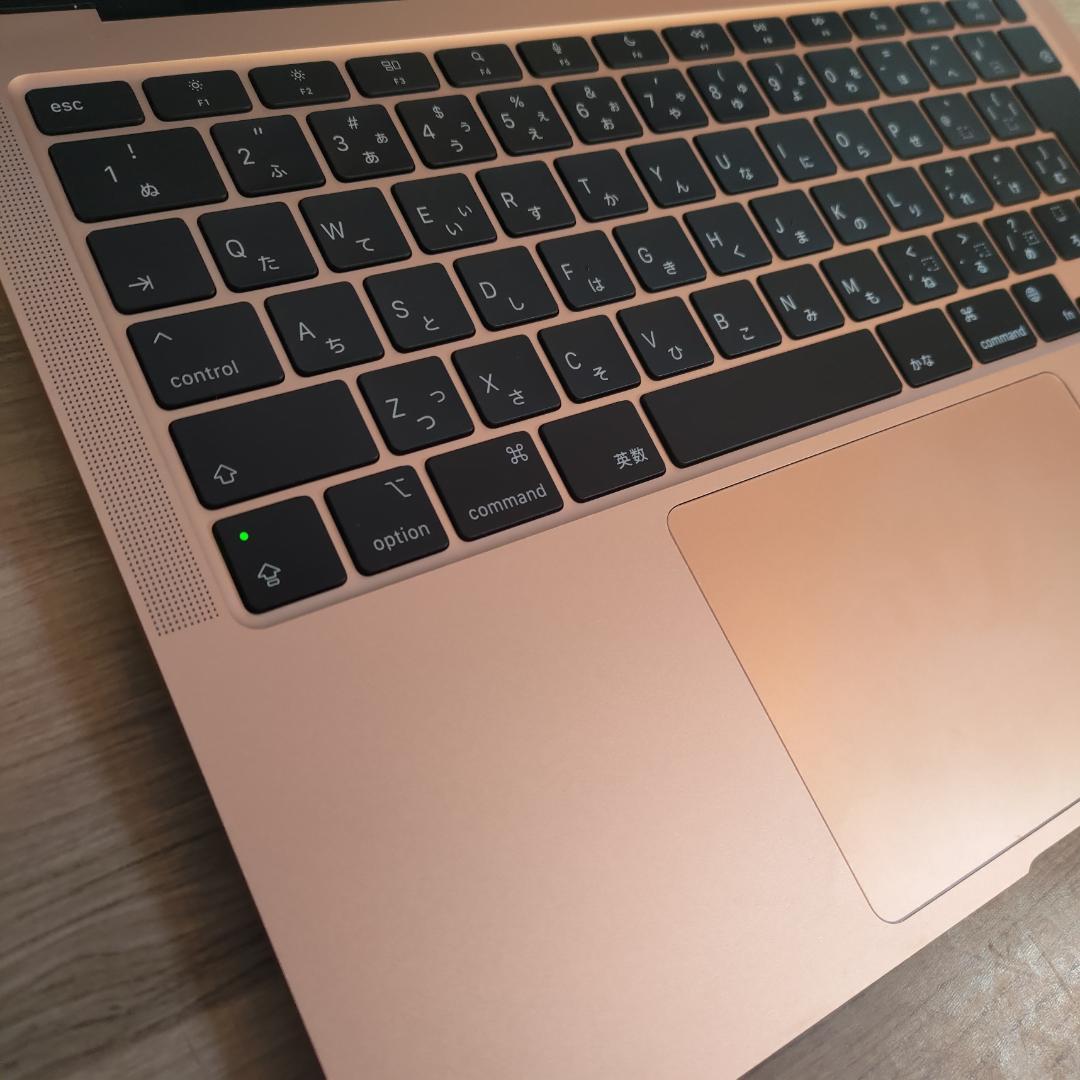 【ほぼ新品】極上美品＋充電回数25回未満　Macbook Air M1　8GB