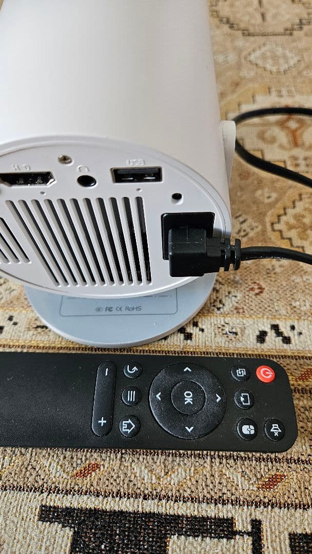 Android搭載モバイルプロジェクター Magcubic HY300