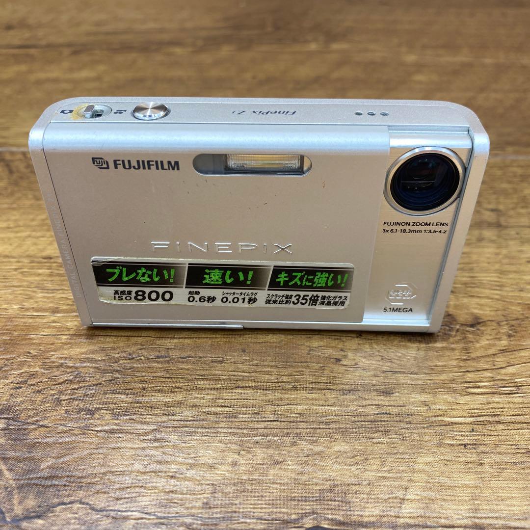FUJIFILM 富士フィルム　　デジカメ　FINEPIX z1 y-51