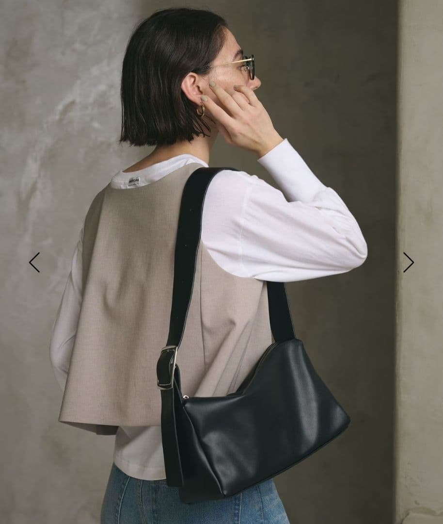 BEAUTY&YOUTH スクエアビッグバックルショルダーバッグ