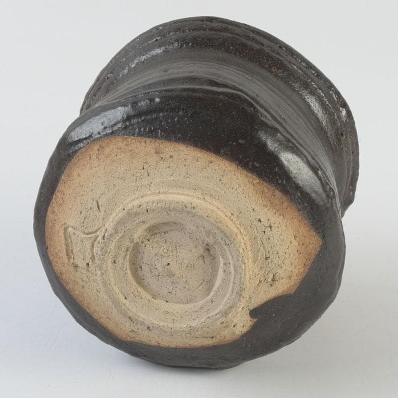 北大路魯山人作　瀬戸焼　瀬戸黒　茶碗　共箱　V　9878