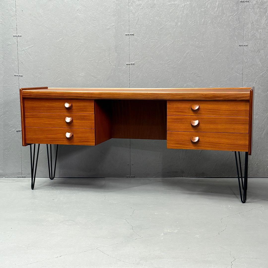 White & Newton ヴィンテージ ピンレッグ チークデスク(401)