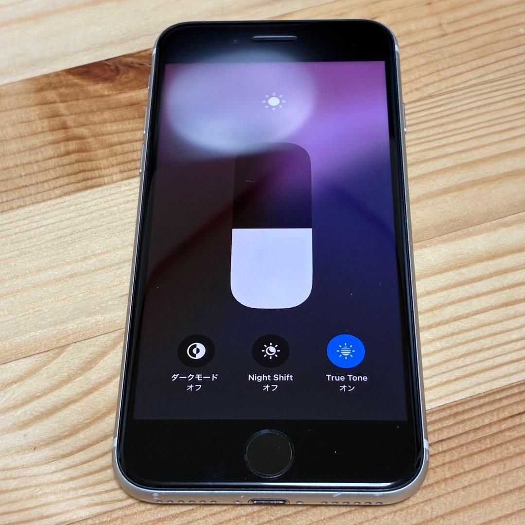 s*☆様 バッテリー新品　iPhoneSE第3世代64GB SIMフリー　美品