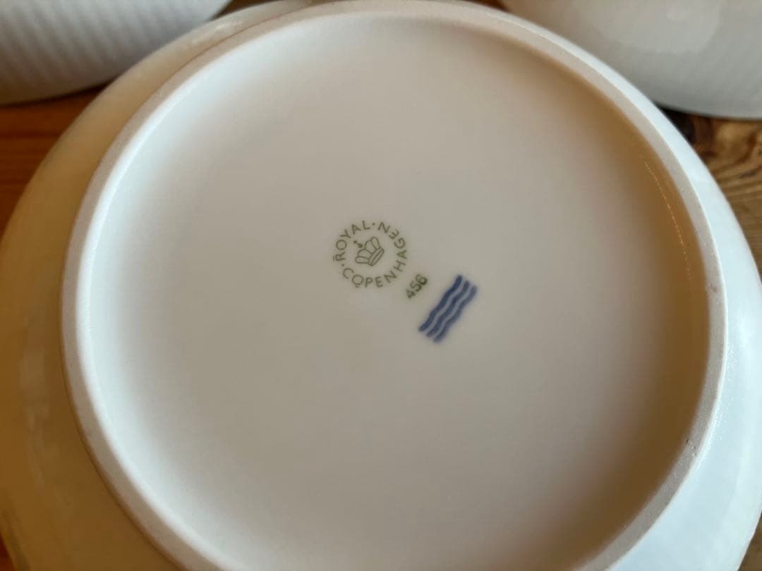 ロイヤルコペンハーゲン　ホワイトフルーテッド　18ボウル×3