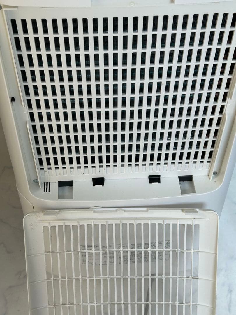 極美品 シャープ 衣類乾燥除湿機 CV-L120-W 鉄筋30畳