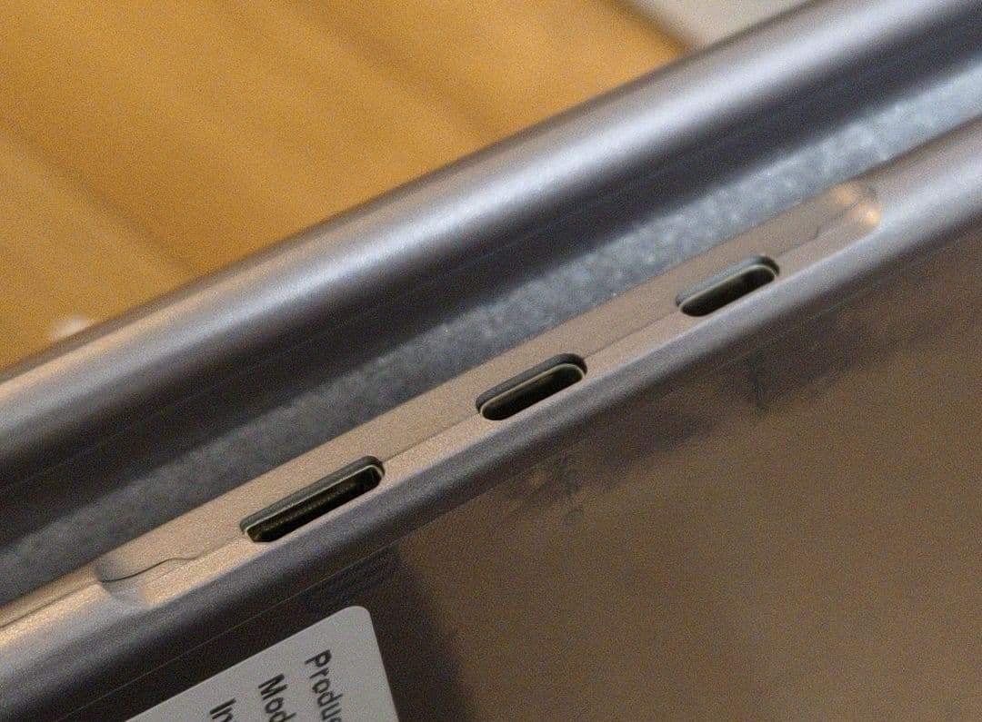 【新品】ポータブルトリスクリーンモニター 14インチ 1080P（値段は応相談）