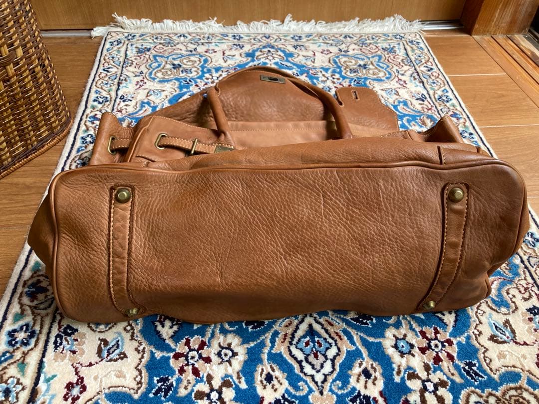 ジェニュインレザーバック