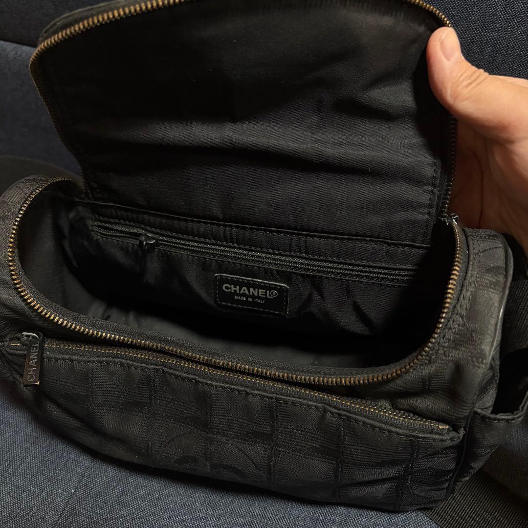 シャネル　ナイロン ブラック ショルダーバッグ