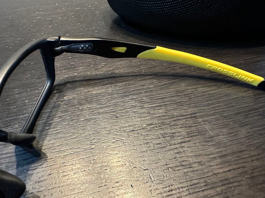 Oakley 交換サイドフレーム付きブラック/イエロー