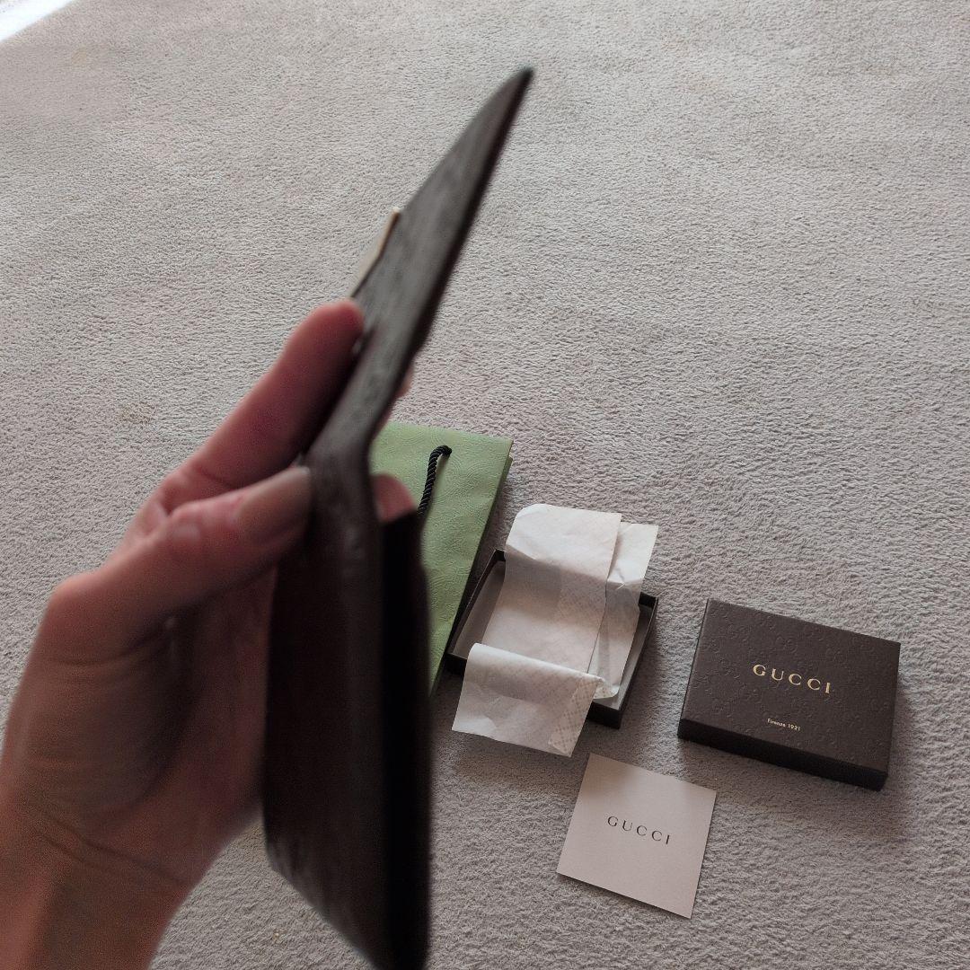 GUCCI ブラックレザー名刺入れ GGパターン